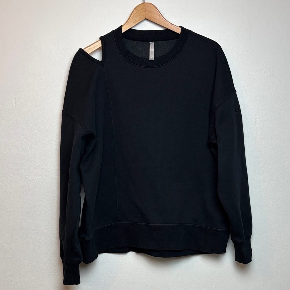 Fabletics Women’s Black Cozy Fleece-Lined Cutout Sweater‎ Medium Fitness